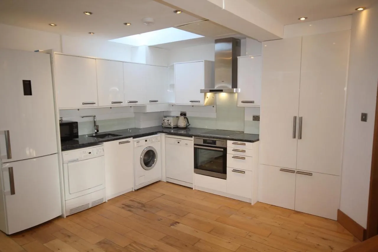 Cambridge City Centre Immaculate 2 Bed Apartment