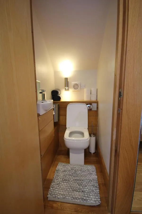 Cambridge City Centre Immaculate 2 Bed Apartment 0*,