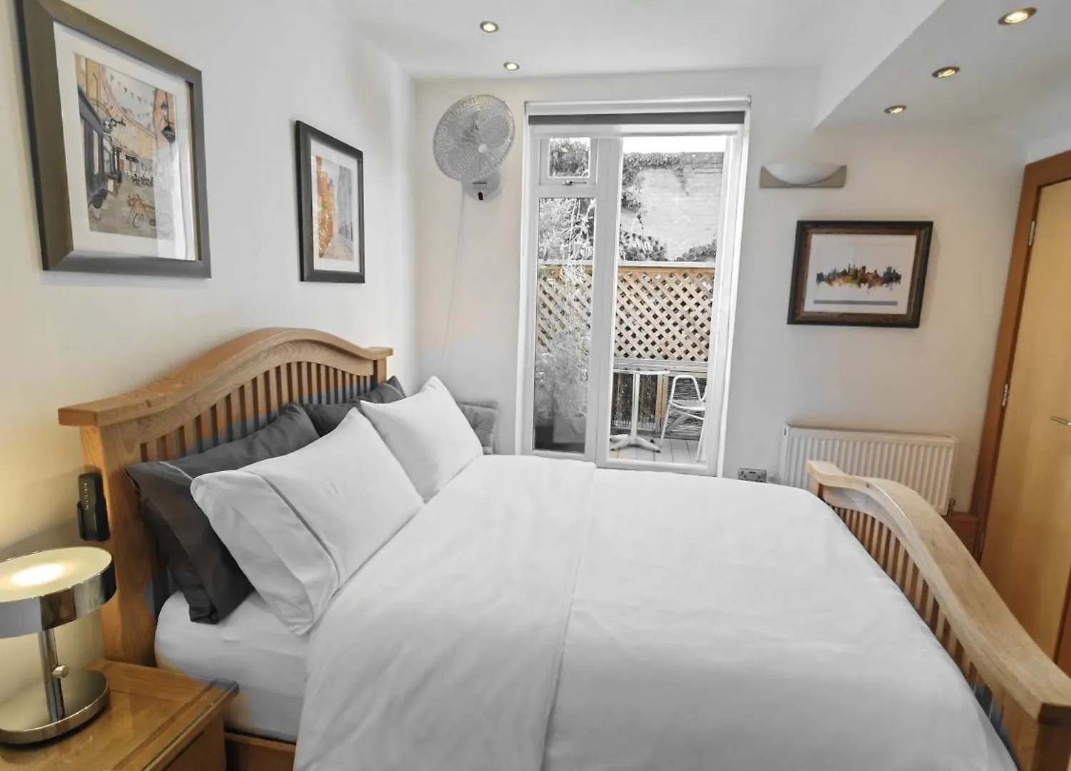 Cambridge City Centre Immaculate 2 Bed Apartment 0*,  Velká Británie